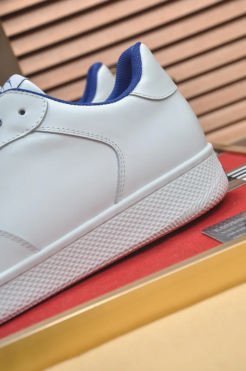 Men's shoes 💰540💶【Burberry】Classic low-top sneakers｜Imported cowhide with classic plaid fabric｜Sheepskin lining｜Original outsole｜Fine workmanship and comfortable to wear Size: 38-44 (customized at 45)